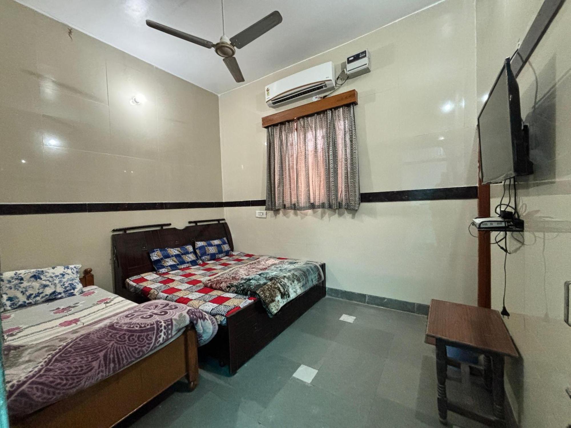 Shri Balaji Dham Hotel Вриндавана Экстерьер фото
